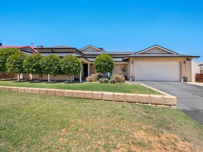 4 Pirring Way, Hannans