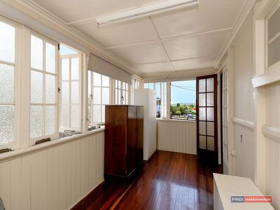 14 North Station Road, North Booval
