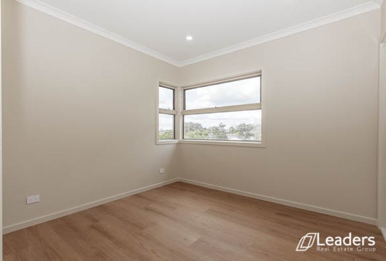 1 / 4 BOX AVENUE, Forest Hill
