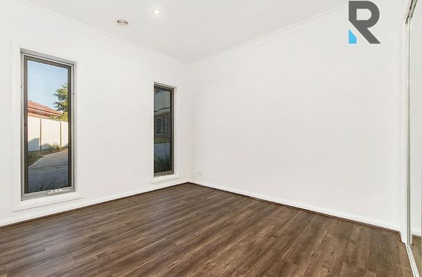1 / 5 Falmer Place, Craigieburn