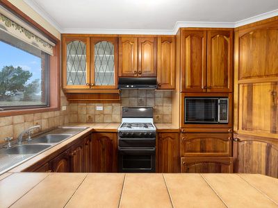 8 Hanley Cres, Seymour