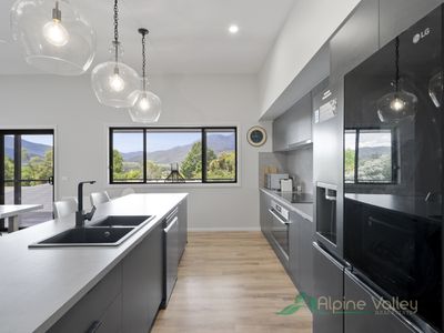 15 Saint Bernard Drive, Tawonga South