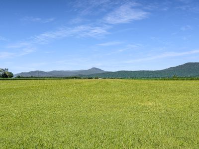 22 Pine Creek - Yarrabah Road, Green Hill