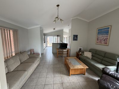 8 Blaxland Place, Forest Lake