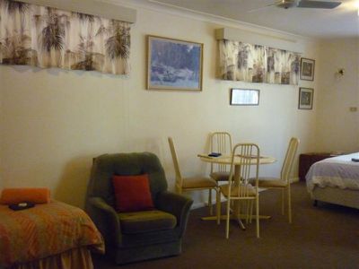 12 Crouch Street, Neville