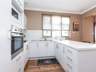 16 Galyung Road, Carey Park