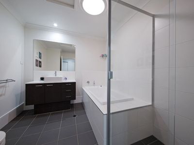 35 Margaret Cres, Wakerley