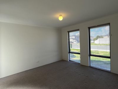 28 Watkins Loop, Tapping