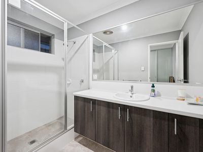 8 Claymore Place, Piara Waters