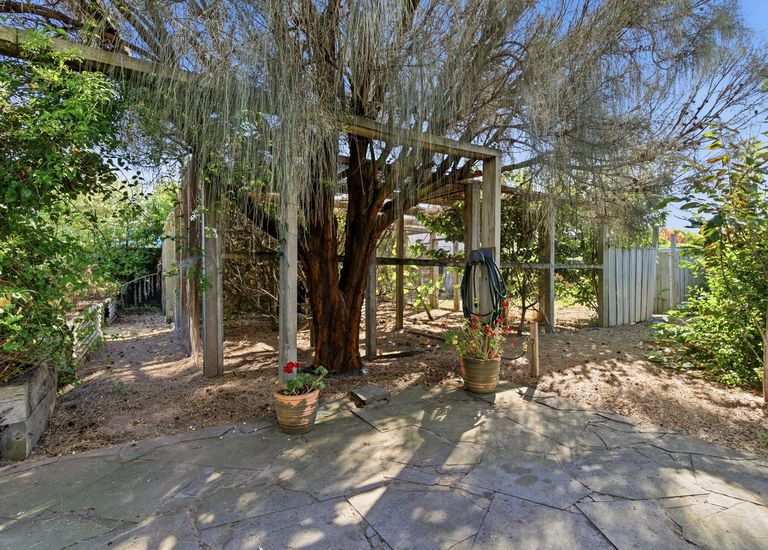 8 Aquarius Court, Portland North