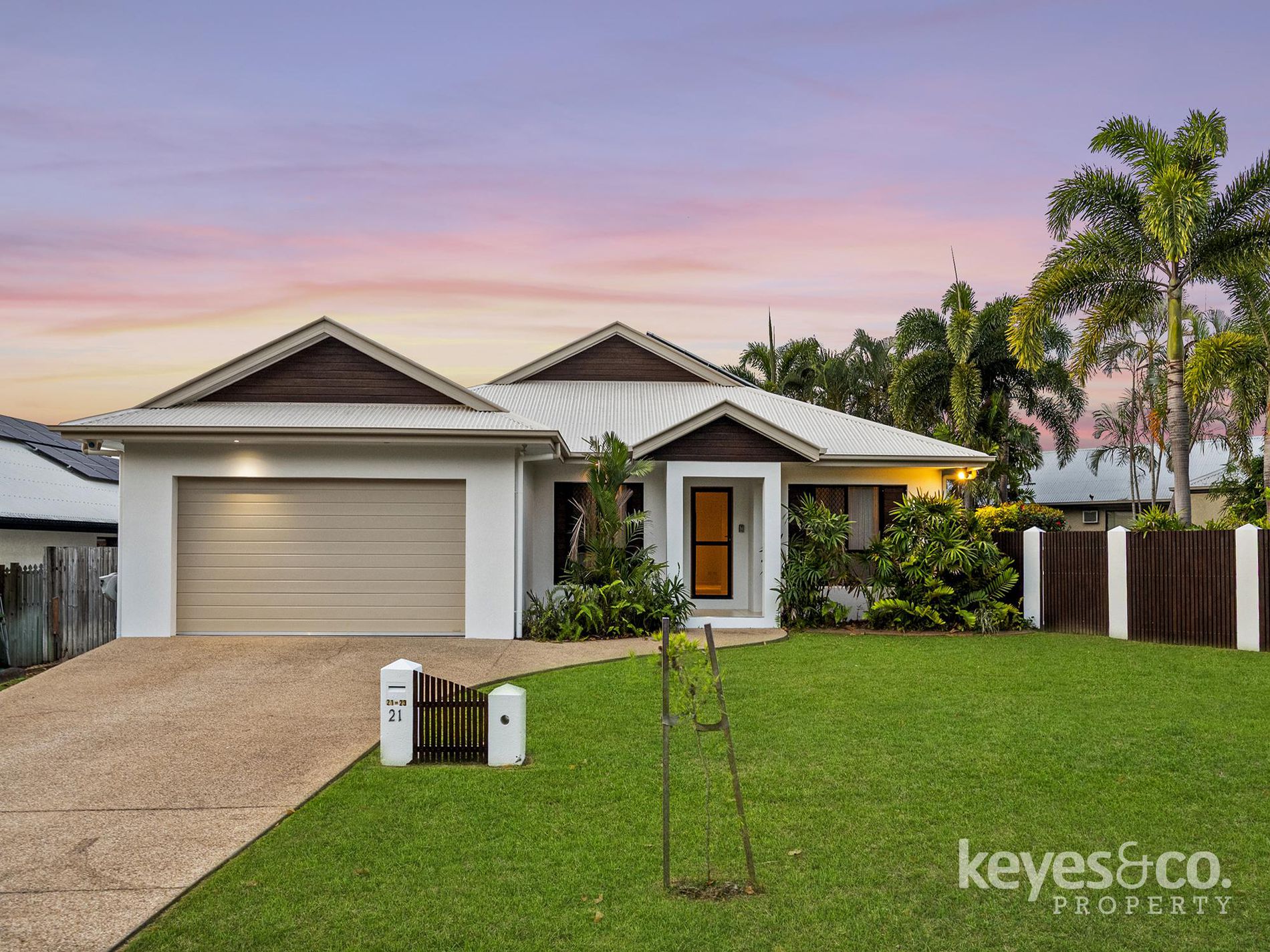 21-23 Warbler Crescent, Douglas