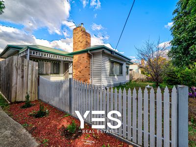 1 / 4 Allen Street, Glen Waverley