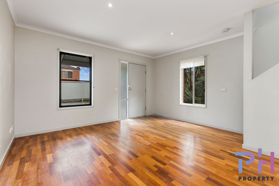 1 / 30B Regency Place, Kennington