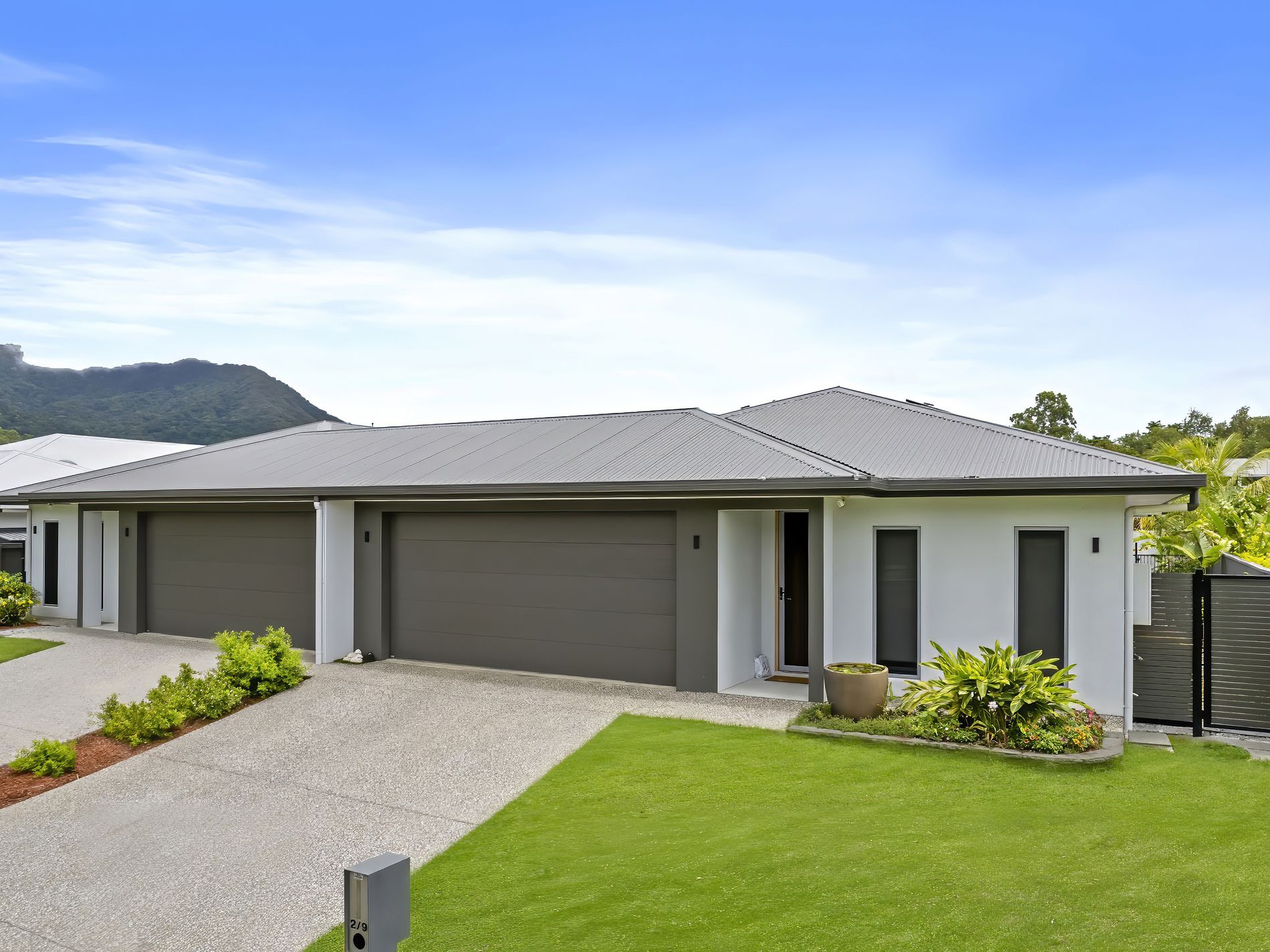 2 / 9 Jabiru Court, Smithfield