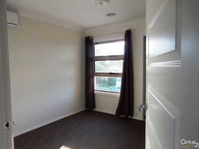 2 / 31 Beckington Crescent, Hampton Park