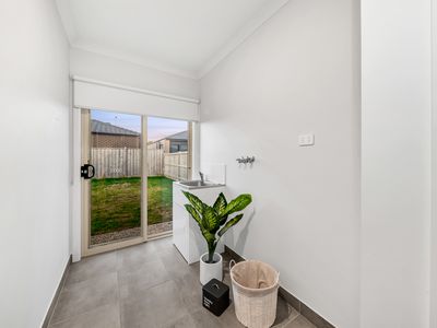 1 Growling Grass Drive, Clyde North