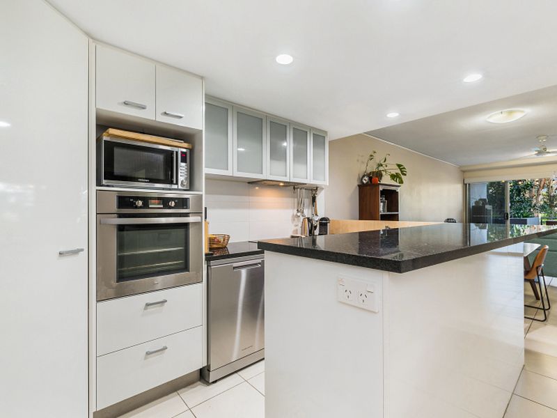 21 / 57 Grand Parade, Parrearra