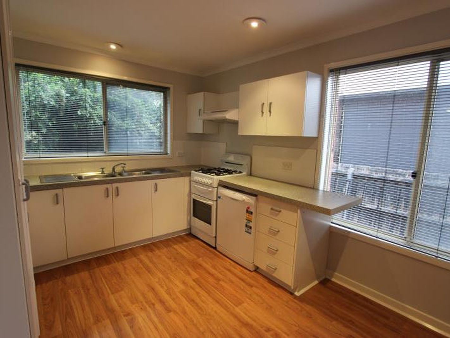 2 / 328 Aberdeen Street, Manifold Heights