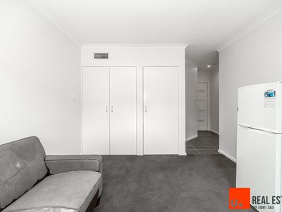 27 / 40 Henry Kendall Street, Franklin