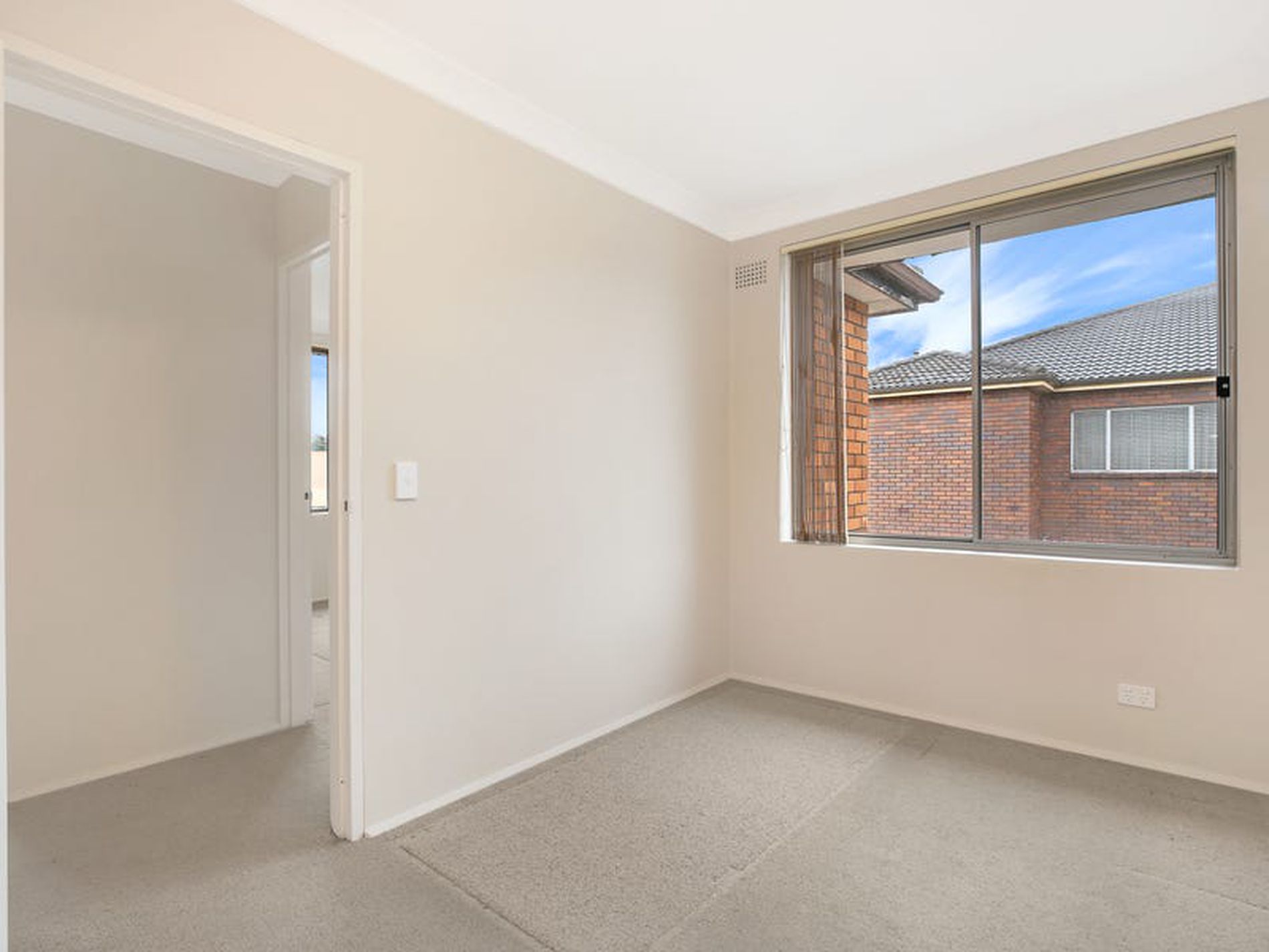 9 / 30 Barber Avenue, Eastlakes