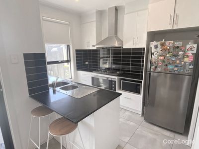 Room 1 / 4B Gray Street, Plympton