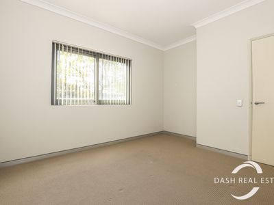 4 / 2 Walsh Loop, Joondalup