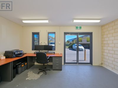 6 / 111 Mandurah Road, Kwinana Beach