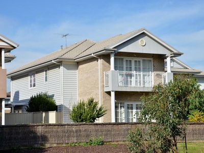 16 / 7 Toolondo Close, Caroline Springs