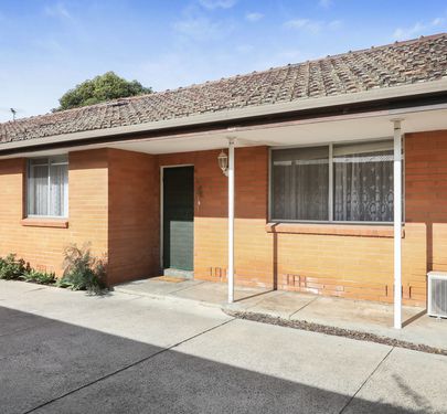 2 / 9 Waxman Parade, Brunswick West