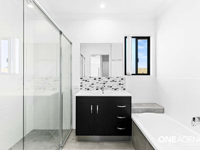 10 Coolamon Court, Urraween