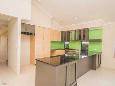 31 Birmingham Parade, Piara Waters