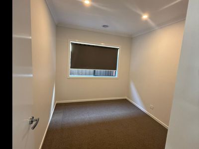 76 Buckingham Boulevard, Strathtulloh