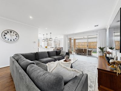 7 Cummins Street, Officer