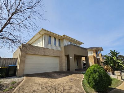 209 Sanctuary Lakes South Boulevard, Point Cook