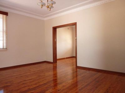 24 GARDINIA St, Beverly Hills