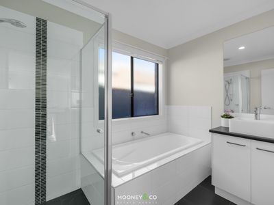 30  Jupiter Crescent, Cranbourne West