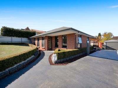 11 Dafnis Drive, Newnham