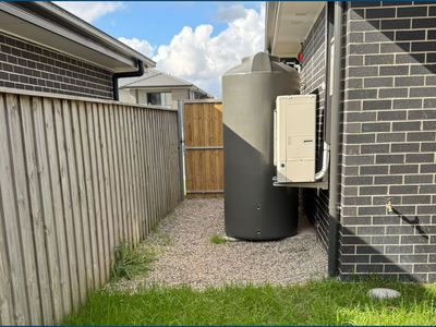 2 Glasspond Street, Chisholm