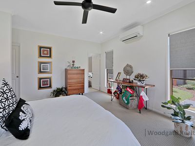 9 Sunset Avenue, Woodgate