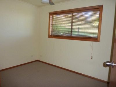 Upstairs Unit / 79 Balmoral Road, Montville