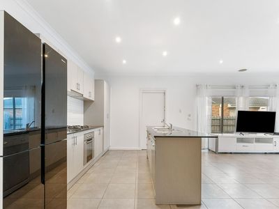 2 Rosebud Street, Tarneit