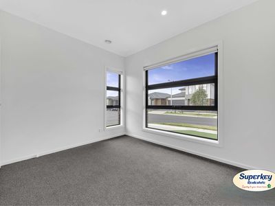 7 Mendocino Crescent, Tarneit