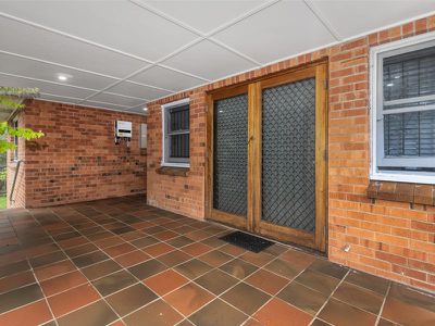 38 Hyacinth St, Inala