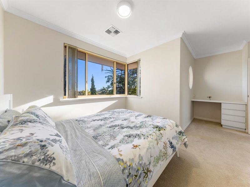 39 Castellon Crescent, Coogee