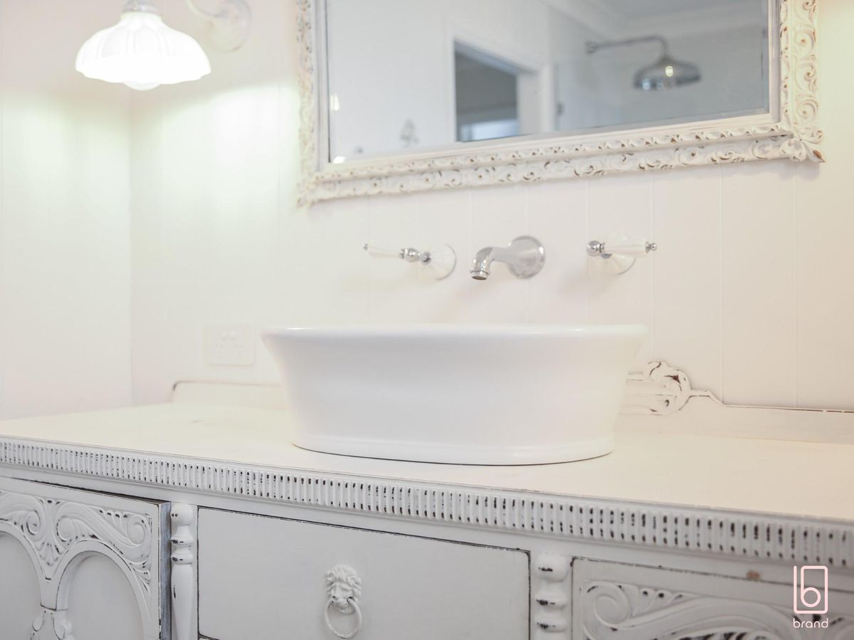 12 McKellar Boulevard, Blue Haven