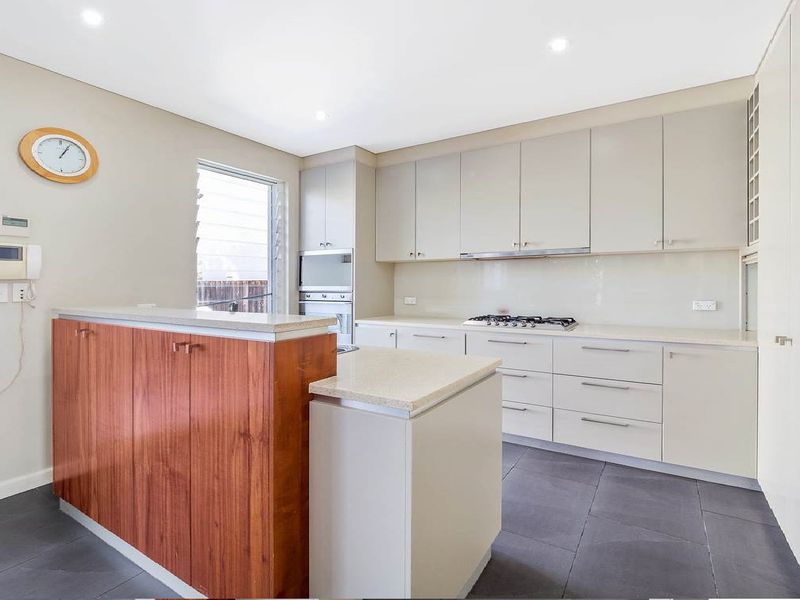 2 Waterstone Crescent,, Bella Vista
