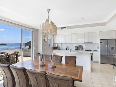 9 / 1 Tuggerah Parade, The Entrance