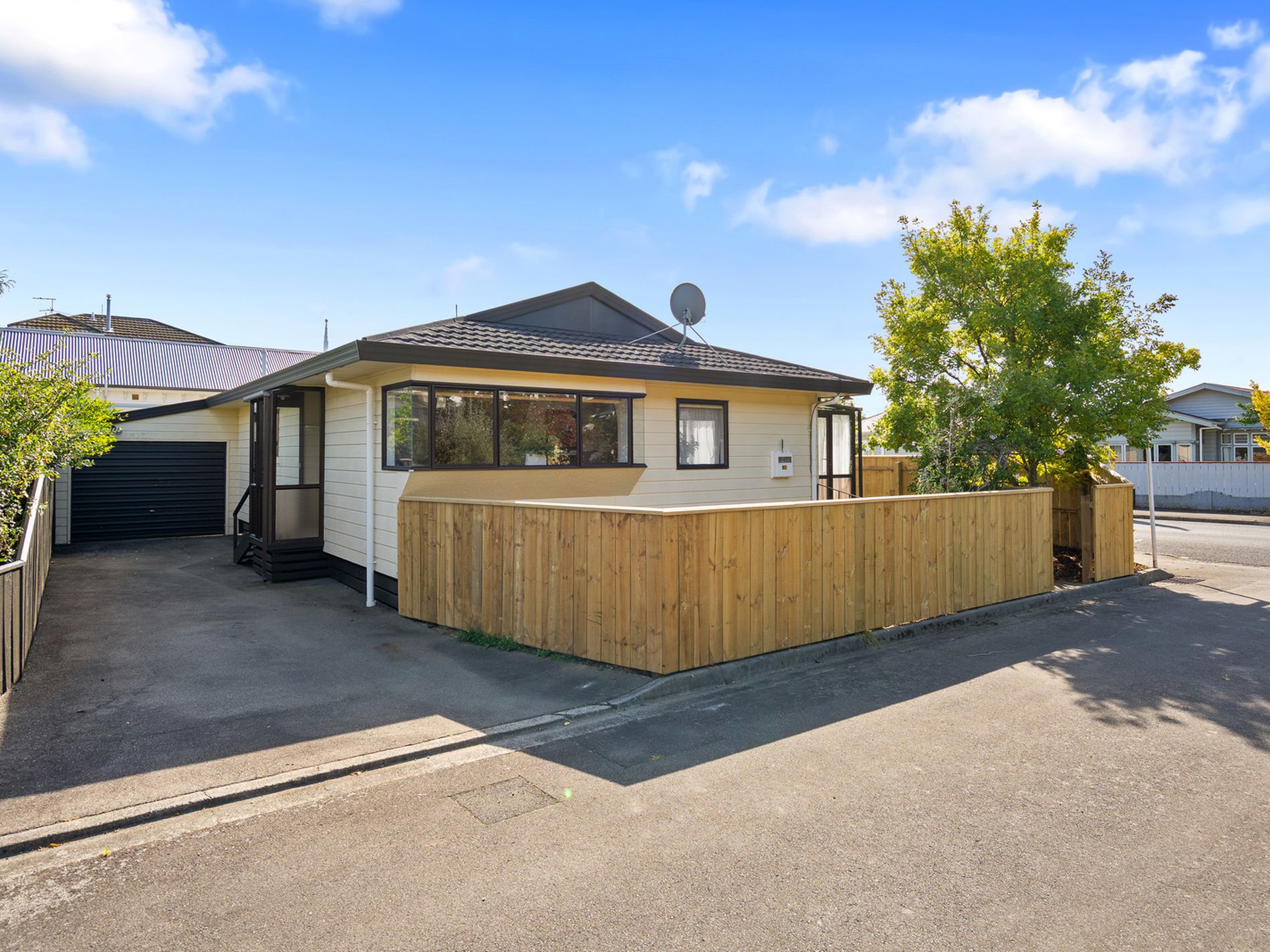 2 Brydon Way, The Wood