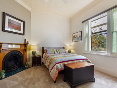 207 Desailly Street, Sale
