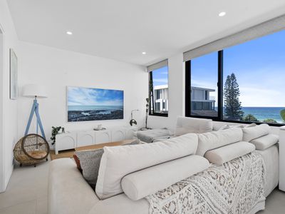 303 / 3 Twenty Third Avenue, Palm Beach
